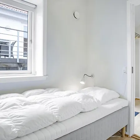 2 Bedroom Amazing In Holiday home