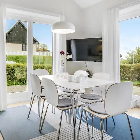 2 Bedroom Amazing In Holiday home Gudhjem